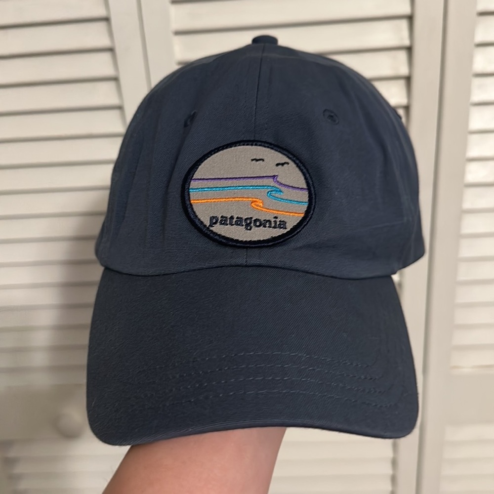 Grey Patagonia hat with logo